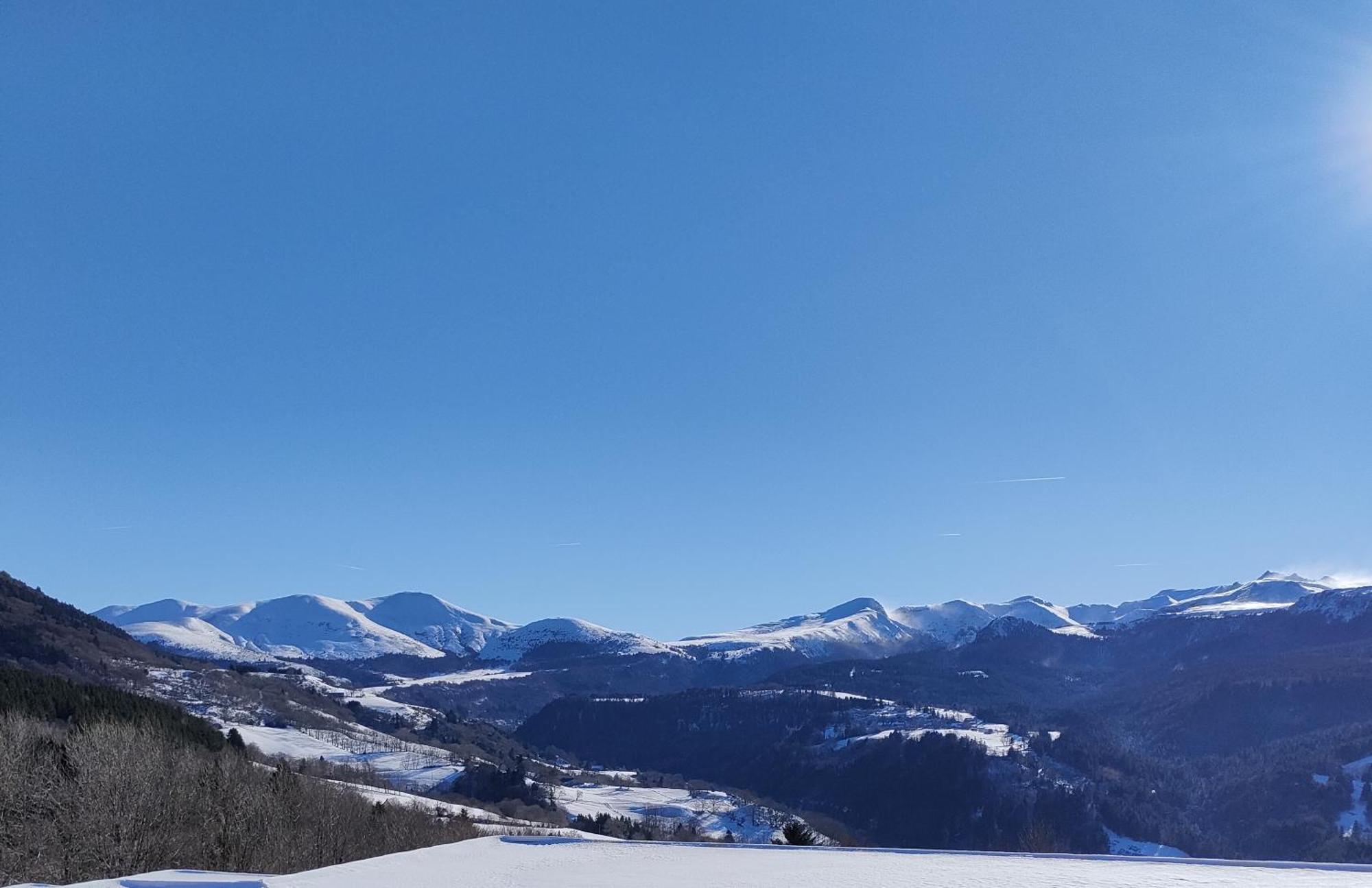 Grand Appartement Vue Magnifique Murat-le-Quaire 外观 照片